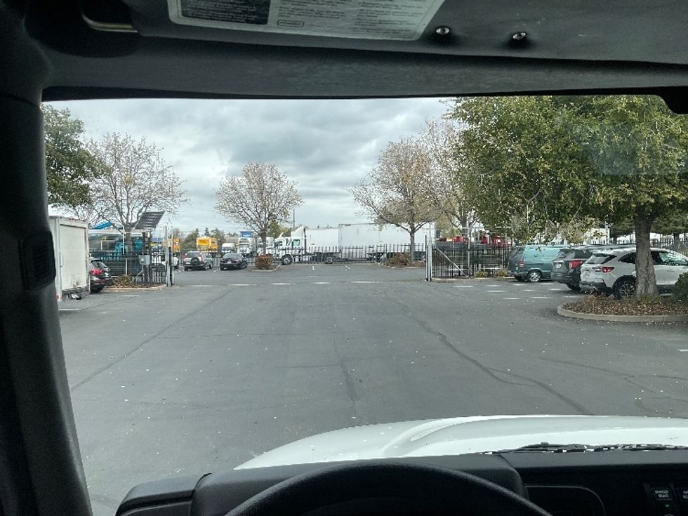 Medium Duty Box Truck-Light and Medium Duty Trucks-International-2021-MV607-West Sacramento-CA-211,712\n\t\tmiles-$ 52,500 - Image 18