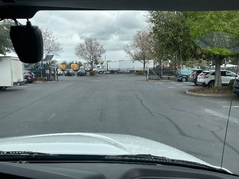 Medium Duty Box Truck-Light and Medium Duty Trucks-International-2021-MV607-West Sacramento-CA-211,712\n\t\tmiles-$ 52,500 - Image 21