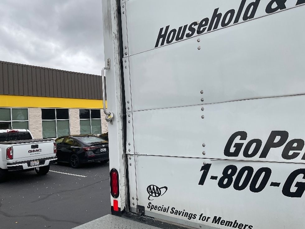 Medium Duty Box Truck-Light and Medium Duty Trucks-International-2021-MV607-West Sacramento-CA-211,712\n\t\tmiles-$ 52,500 - Image 26