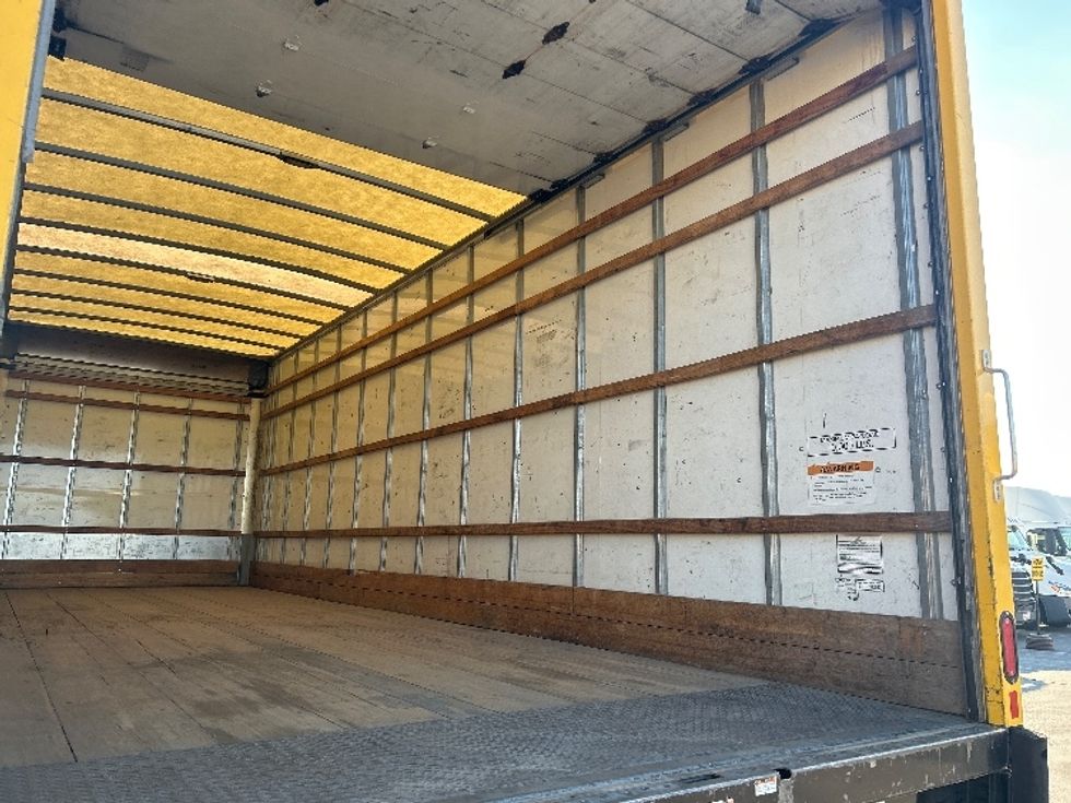 Medium Duty Box Truck-Light and Medium Duty Trucks-International-2021-MV607-West Sacramento-CA-212,986\n\t\tmiles-$ 40,500 - Image 11