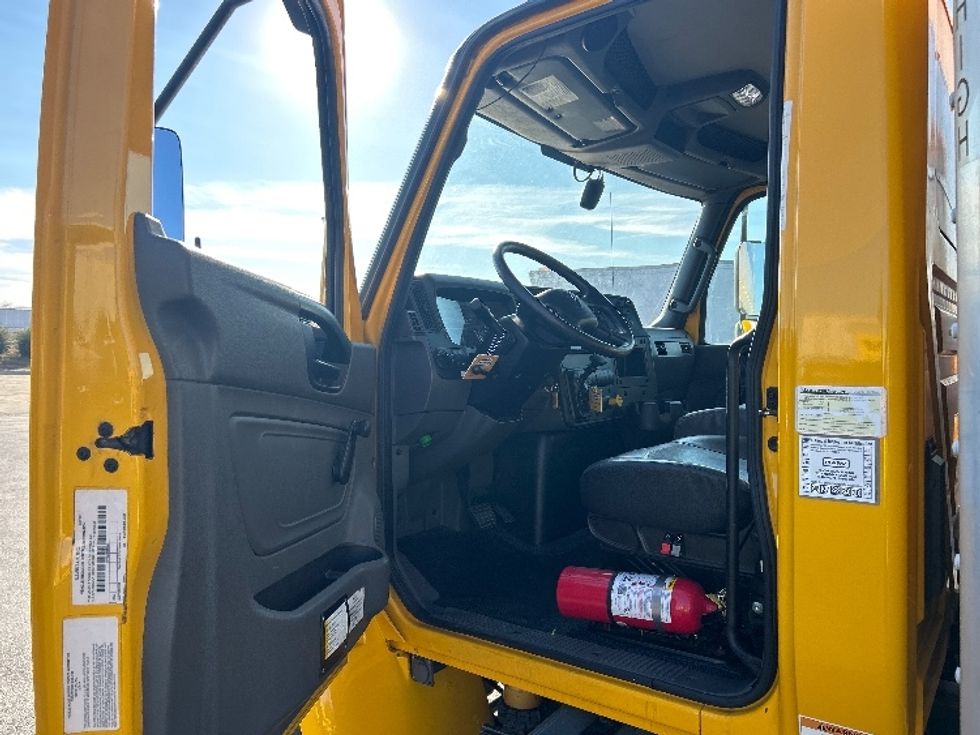 Medium Duty Box Truck-Light and Medium Duty Trucks-International-2021-MV607-West Sacramento-CA-212,986\n\t\tmiles-$ 40,500 - Image 15