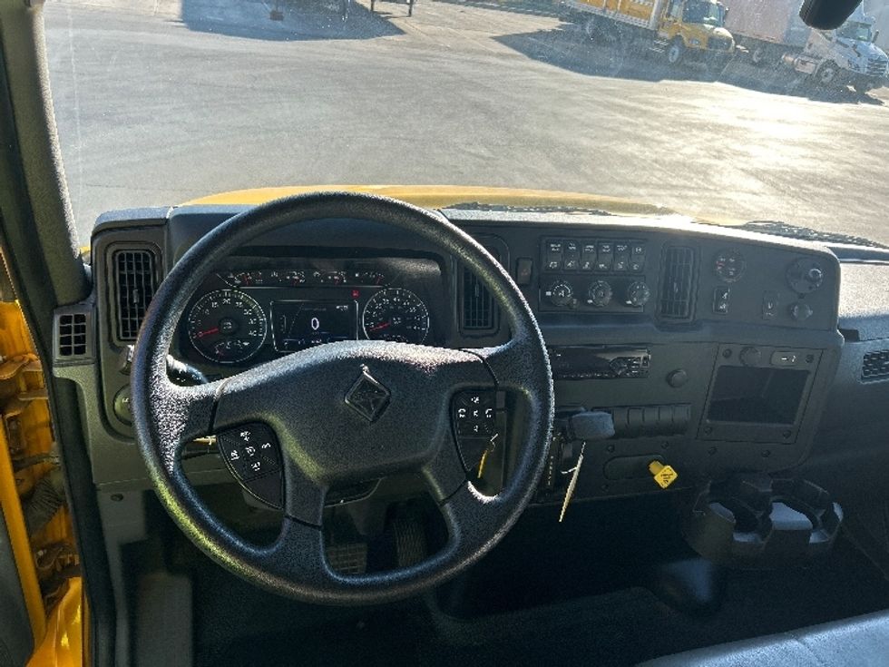Medium Duty Box Truck-Light and Medium Duty Trucks-International-2021-MV607-West Sacramento-CA-212,986\n\t\tmiles-$ 40,500 - Image 17