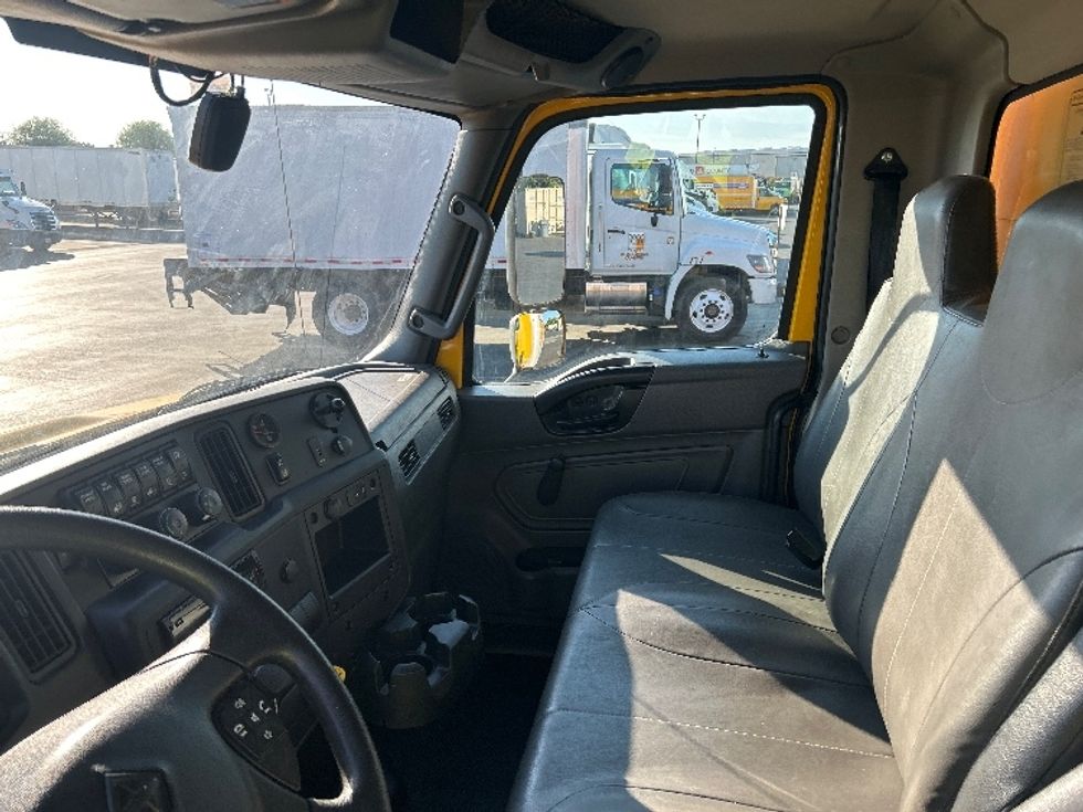 Medium Duty Box Truck-Light and Medium Duty Trucks-International-2021-MV607-West Sacramento-CA-212,986\n\t\tmiles-$ 40,500 - Image 18