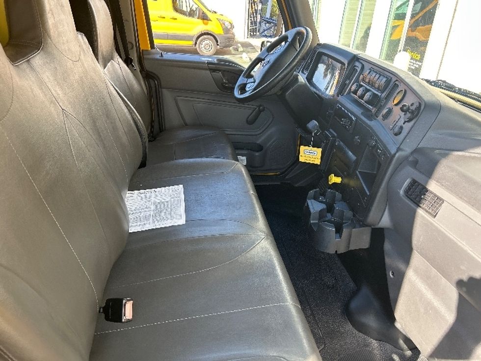 Medium Duty Box Truck-Light and Medium Duty Trucks-International-2021-MV607-West Sacramento-CA-212,986\n\t\tmiles-$ 40,500 - Image 21