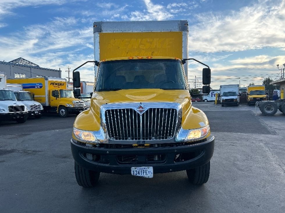 Medium Duty Box Truck-Light and Medium Duty Trucks-International-2021-MV607-West Sacramento-CA-217,534\n\t\tmiles-$ 39,750 - Image 2