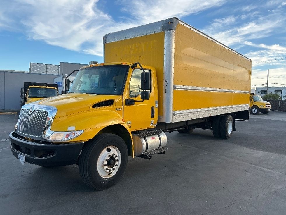 Medium Duty Box Truck-Light and Medium Duty Trucks-International-2021-MV607-West Sacramento-CA-217,534\n\t\tmiles-$ 39,750 - Image 3