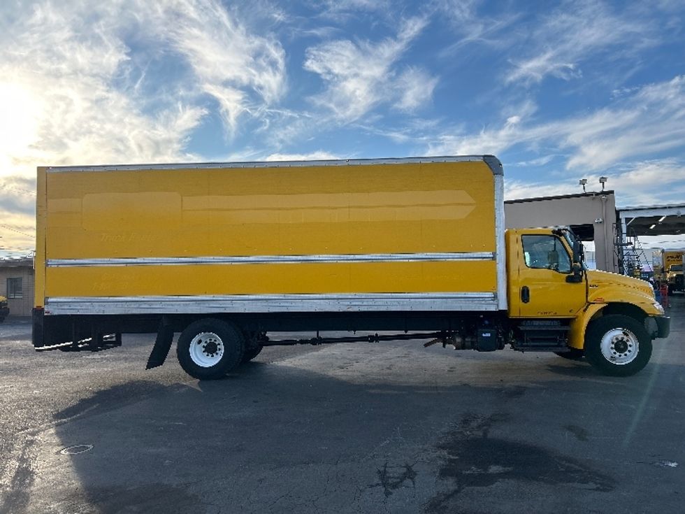 Medium Duty Box Truck-Light and Medium Duty Trucks-International-2021-MV607-West Sacramento-CA-217,534\n\t\tmiles-$ 39,750 - Image 15