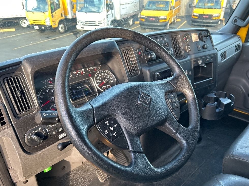 Medium Duty Box Truck-Light and Medium Duty Trucks-International-2021-MV607-West Sacramento-CA-217,534\n\t\tmiles-$ 39,750 - Image 17