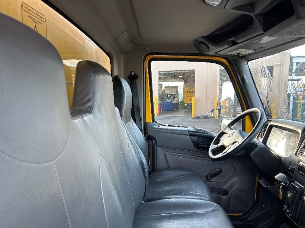 Medium Duty Box Truck-Light and Medium Duty Trucks-International-2021-MV607-West Sacramento-CA-217,534\n\t\tmiles-$ 39,750 - Image 22