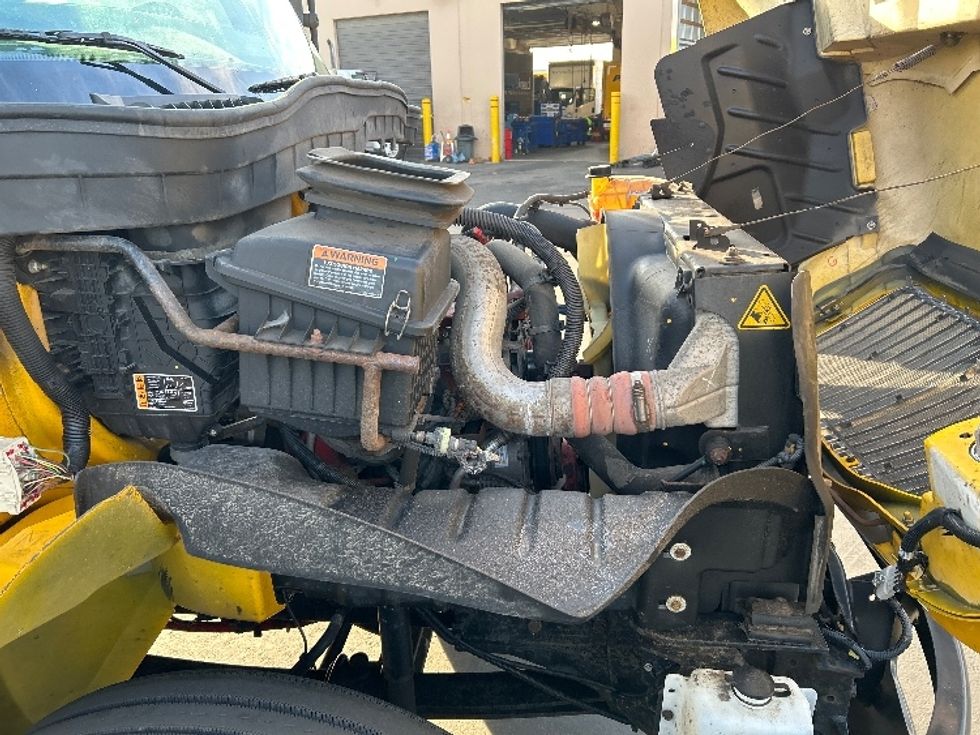 Medium Duty Box Truck-Light and Medium Duty Trucks-International-2021-MV607-West Sacramento-CA-217,534\n\t\tmiles-$ 39,750 - Image 23