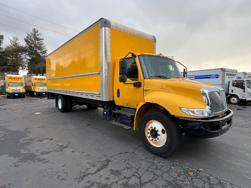 Medium Duty Box Truck-Light and Medium Duty Trucks-International-2021-MV607-West Sacramento-CA-220,117\n\t\tmiles-$ 39,250 - Image 1