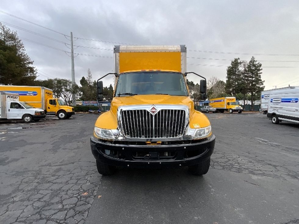Medium Duty Box Truck-Light and Medium Duty Trucks-International-2021-MV607-West Sacramento-CA-220,117\n\t\tmiles-$ 39,250 - Image 2