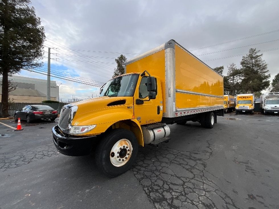 Medium Duty Box Truck-Light and Medium Duty Trucks-International-2021-MV607-West Sacramento-CA-220,117\n\t\tmiles-$ 39,250 - Image 3