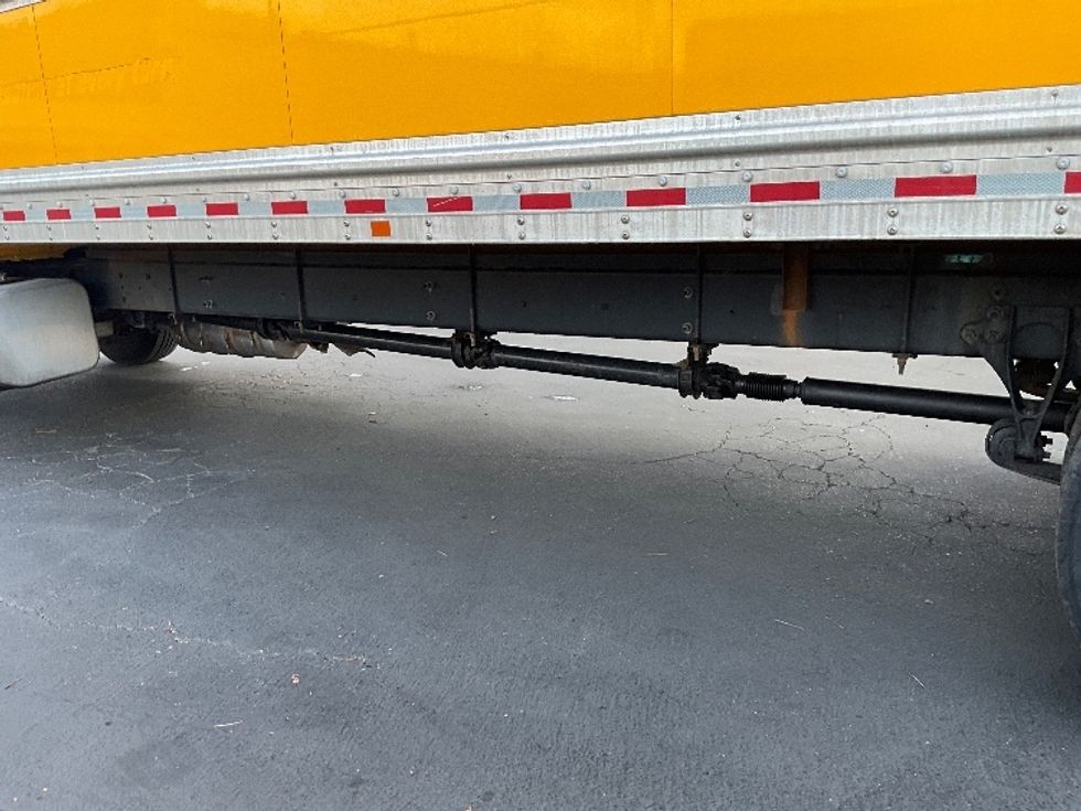 Medium Duty Box Truck-Light and Medium Duty Trucks-International-2021-MV607-West Sacramento-CA-220,117\n\t\tmiles-$ 39,250 - Image 5