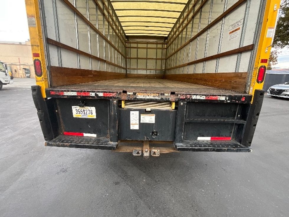 Medium Duty Box Truck-Light and Medium Duty Trucks-International-2021-MV607-West Sacramento-CA-220,117\n\t\tmiles-$ 39,250 - Image 9