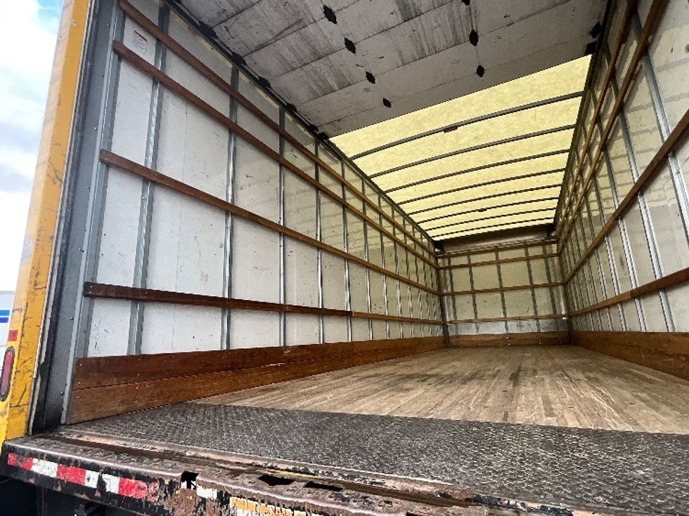 Medium Duty Box Truck-Light and Medium Duty Trucks-International-2021-MV607-West Sacramento-CA-220,117\n\t\tmiles-$ 39,250 - Image 11