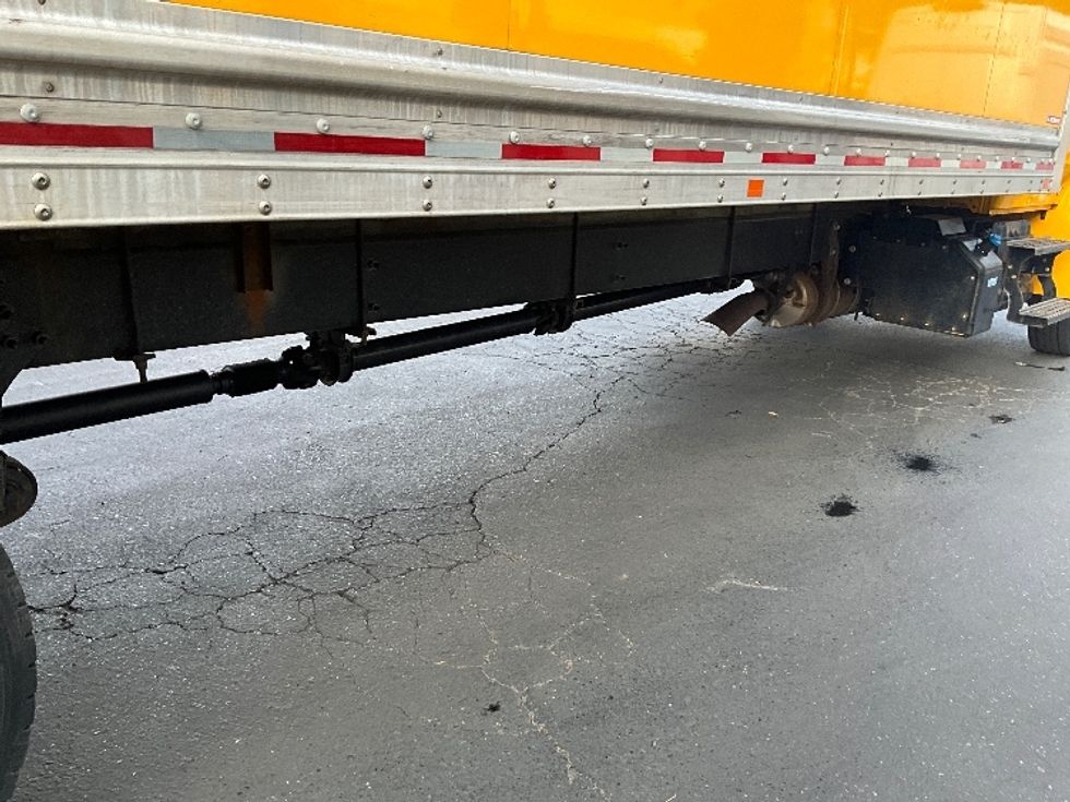 Medium Duty Box Truck-Light and Medium Duty Trucks-International-2021-MV607-West Sacramento-CA-220,117\n\t\tmiles-$ 39,250 - Image 14