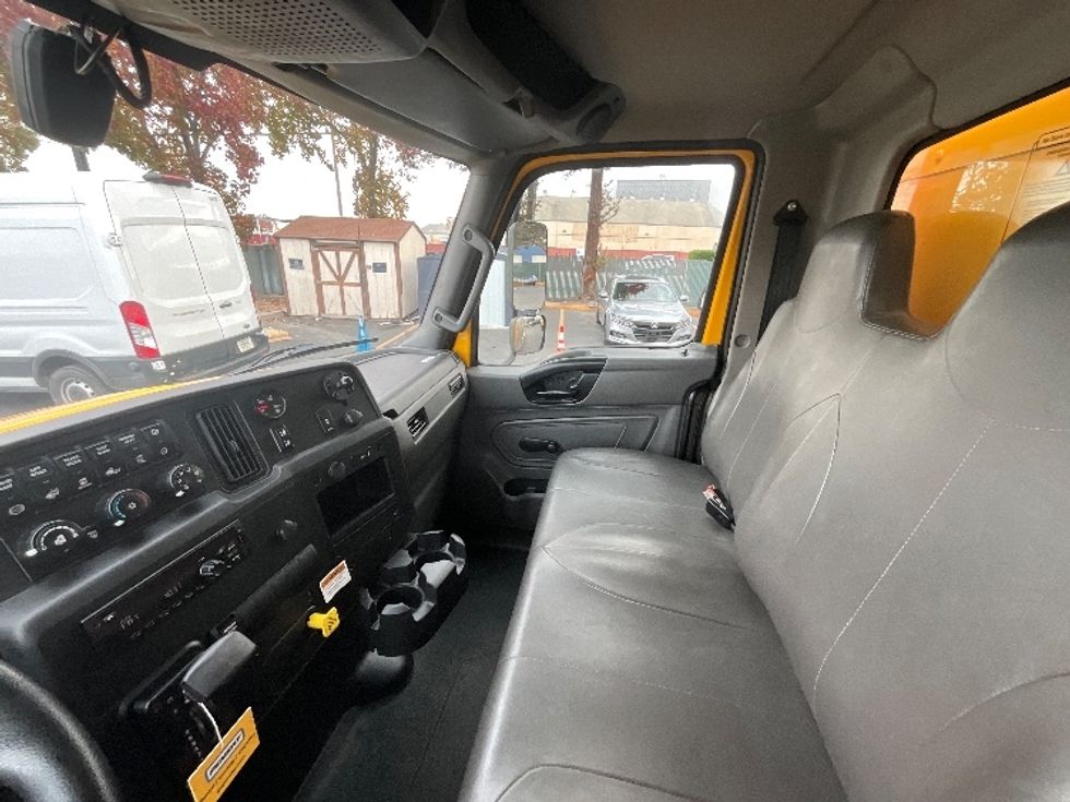 Medium Duty Box Truck-Light and Medium Duty Trucks-International-2021-MV607-West Sacramento-CA-220,117\n\t\tmiles-$ 39,250 - Image 17