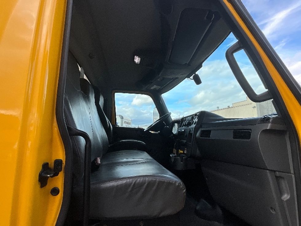 Medium Duty Box Truck-Light and Medium Duty Trucks-International-2021-MV607-West Sacramento-CA-220,117\n\t\tmiles-$ 39,250 - Image 20