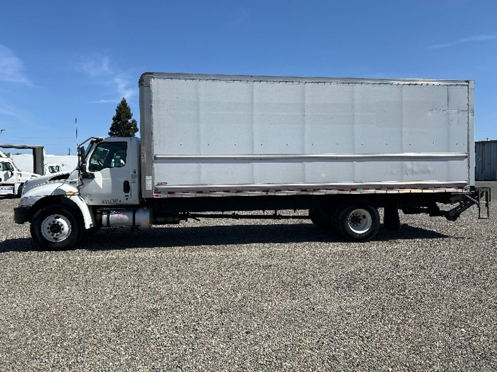Medium Duty Box Truck-Light and Medium Duty Trucks-International-2021-MV607-West Sacramento-CA-235,962\n\t\tmiles-$ 46,250 - Image 4