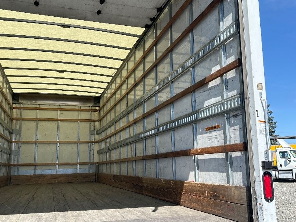 Medium Duty Box Truck-Light and Medium Duty Trucks-International-2021-MV607-West Sacramento-CA-235,962\n\t\tmiles-$ 46,250 - Image 12