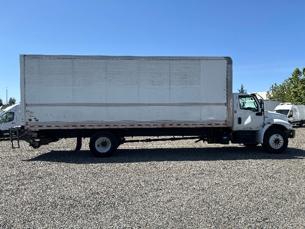 Medium Duty Box Truck-Light and Medium Duty Trucks-International-2021-MV607-West Sacramento-CA-235,962\n\t\tmiles-$ 46,250 - Image 15