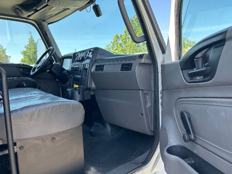 Medium Duty Box Truck-Light and Medium Duty Trucks-International-2021-MV607-West Sacramento-CA-235,962\n\t\tmiles-$ 46,250 - Image 20
