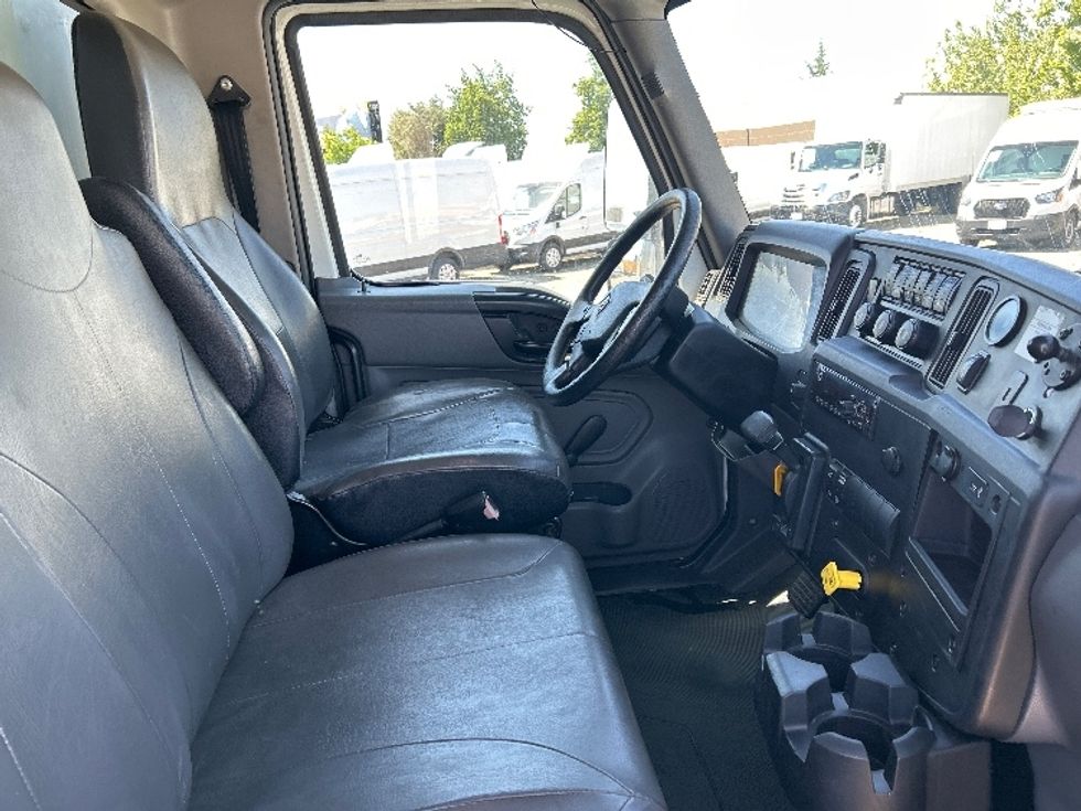 Medium Duty Box Truck-Light and Medium Duty Trucks-International-2021-MV607-West Sacramento-CA-235,962\n\t\tmiles-$ 46,250 - Image 22