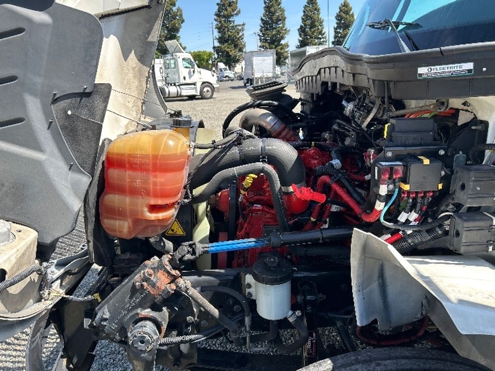 Medium Duty Box Truck-Light and Medium Duty Trucks-International-2021-MV607-West Sacramento-CA-235,962\n\t\tmiles-$ 46,250 - Image 24