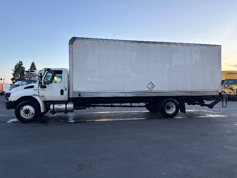 Medium Duty Box Truck-Light and Medium Duty Trucks-International-2021-MV607-West Sacramento-CA-238,604\n\t\tmiles-$ 43,500 - Image 4