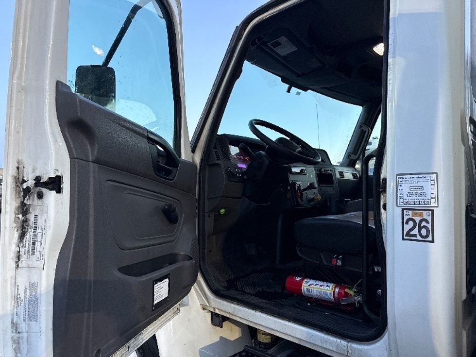 Medium Duty Box Truck-Light and Medium Duty Trucks-International-2021-MV607-West Sacramento-CA-238,604\n\t\tmiles-$ 43,500 - Image 16