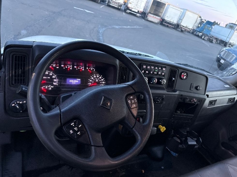 Medium Duty Box Truck-Light and Medium Duty Trucks-International-2021-MV607-West Sacramento-CA-238,604\n\t\tmiles-$ 43,500 - Image 17