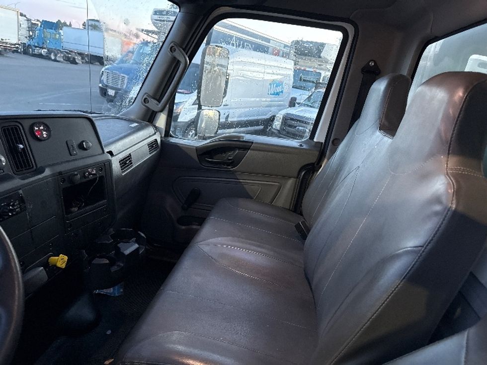 Medium Duty Box Truck-Light and Medium Duty Trucks-International-2021-MV607-West Sacramento-CA-238,604\n\t\tmiles-$ 43,500 - Image 19