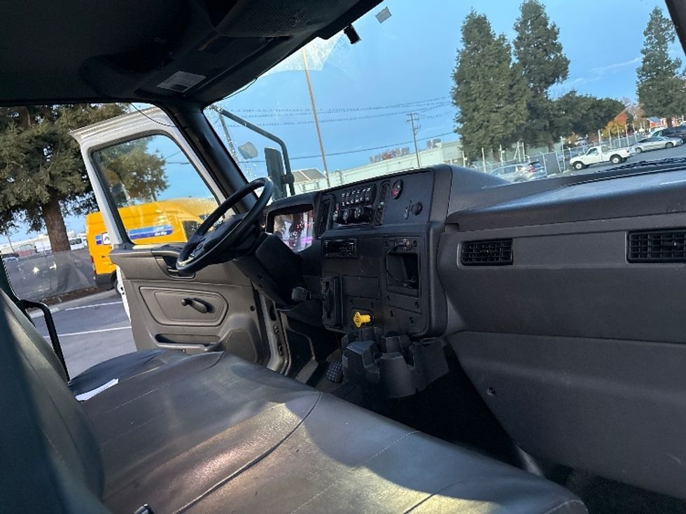 Medium Duty Box Truck-Light and Medium Duty Trucks-International-2021-MV607-West Sacramento-CA-238,604\n\t\tmiles-$ 43,500 - Image 22
