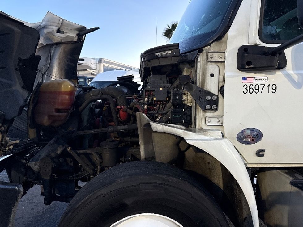 Medium Duty Box Truck-Light and Medium Duty Trucks-International-2021-MV607-West Sacramento-CA-238,604\n\t\tmiles-$ 43,500 - Image 24