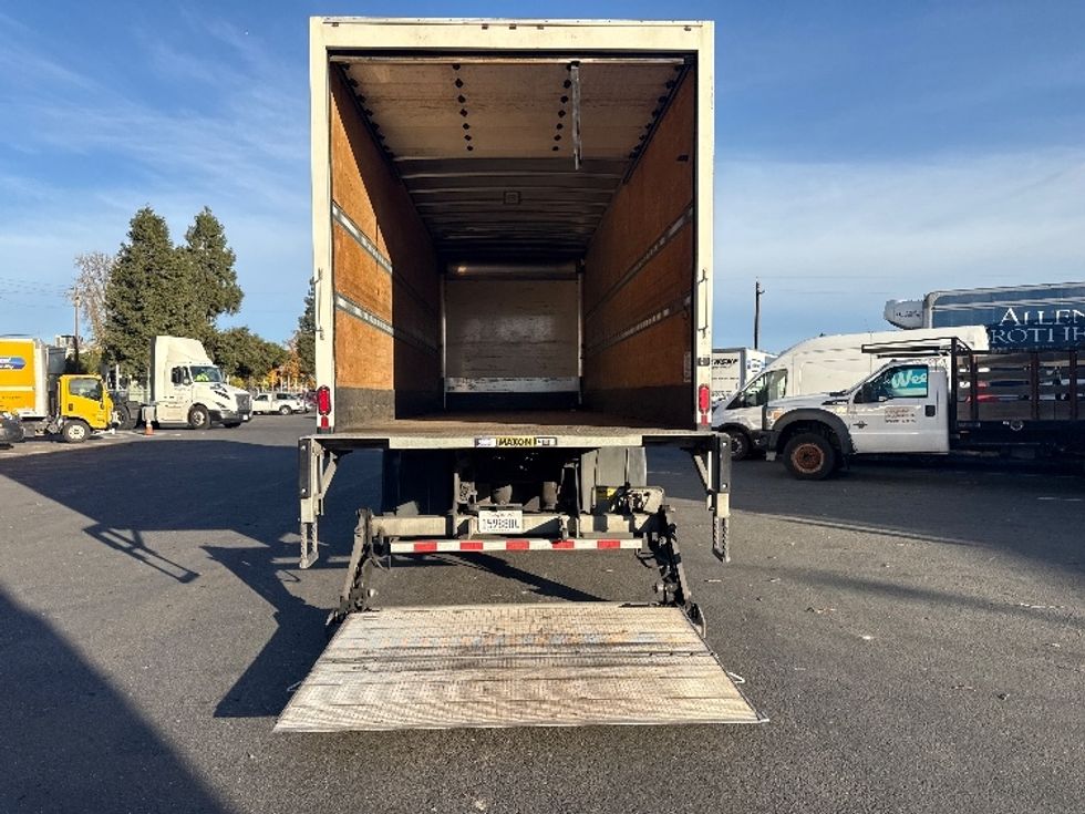 Medium Duty Box Truck-Light and Medium Duty Trucks-International-2021-MV607-West Sacramento-CA-250,619\n\t\tmiles-$ 41,250 - Image 9