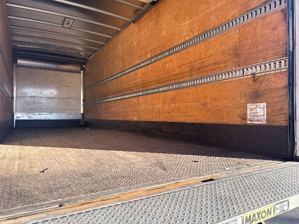 Medium Duty Box Truck-Light and Medium Duty Trucks-International-2021-MV607-West Sacramento-CA-250,619\n\t\tmiles-$ 41,250 - Image 12