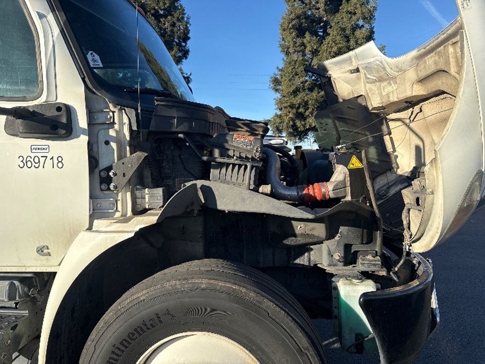 Medium Duty Box Truck-Light and Medium Duty Trucks-International-2021-MV607-West Sacramento-CA-250,619\n\t\tmiles-$ 41,250 - Image 23