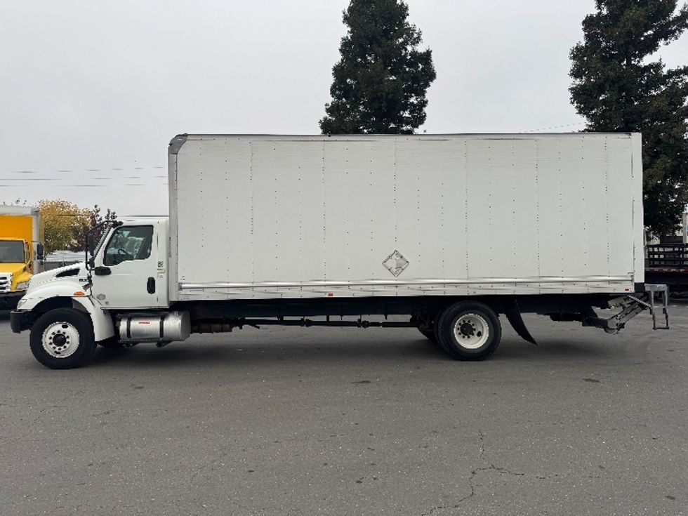 Medium Duty Box Truck-Light and Medium Duty Trucks-International-2021-MV607-West Sacramento-CA-259,541\n\t\tmiles-$ 39,750 - Image 4