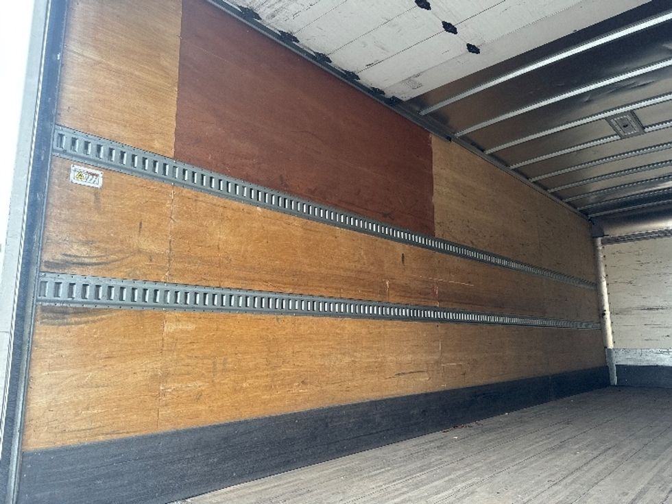 Medium Duty Box Truck-Light and Medium Duty Trucks-International-2021-MV607-West Sacramento-CA-259,541\n\t\tmiles-$ 39,750 - Image 11