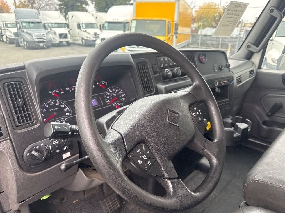 Medium Duty Box Truck-Light and Medium Duty Trucks-International-2021-MV607-West Sacramento-CA-259,541\n\t\tmiles-$ 39,750 - Image 17
