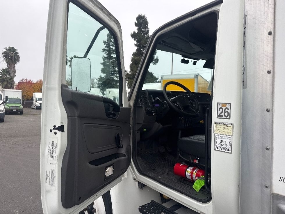 Medium Duty Box Truck-Light and Medium Duty Trucks-International-2021-MV607-West Sacramento-CA-259,541\n\t\tmiles-$ 39,750 - Image 16