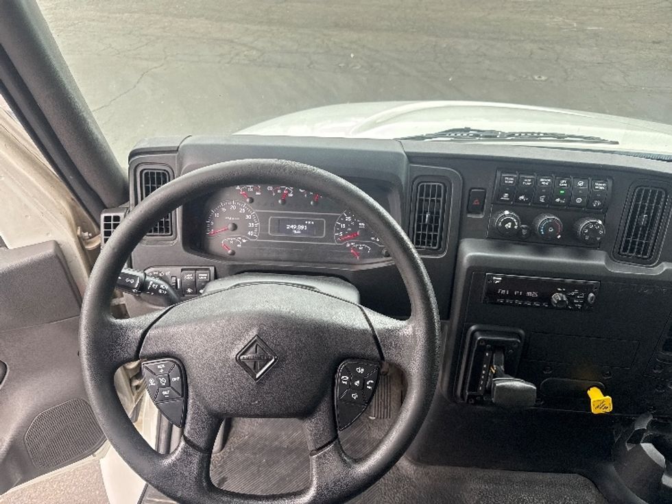 Medium Duty Box Truck-Light and Medium Duty Trucks-International-2021-MV607-West Sacramento-CA-259,541\n\t\tmiles-$ 39,750 - Image 18