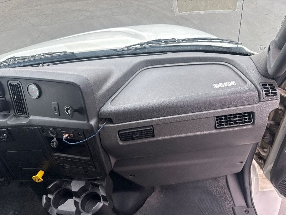 Medium Duty Box Truck-Light and Medium Duty Trucks-International-2021-MV607-West Sacramento-CA-259,541\n\t\tmiles-$ 39,750 - Image 21