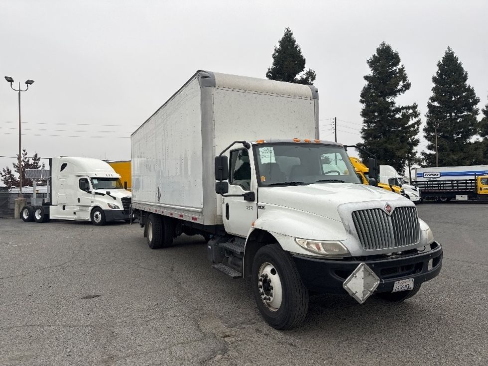 Medium Duty Box Truck-Light and Medium Duty Trucks-International-2021-MV607-West Sacramento-CA-259,542\n\t\tmiles-$ 39,750 - Image 1