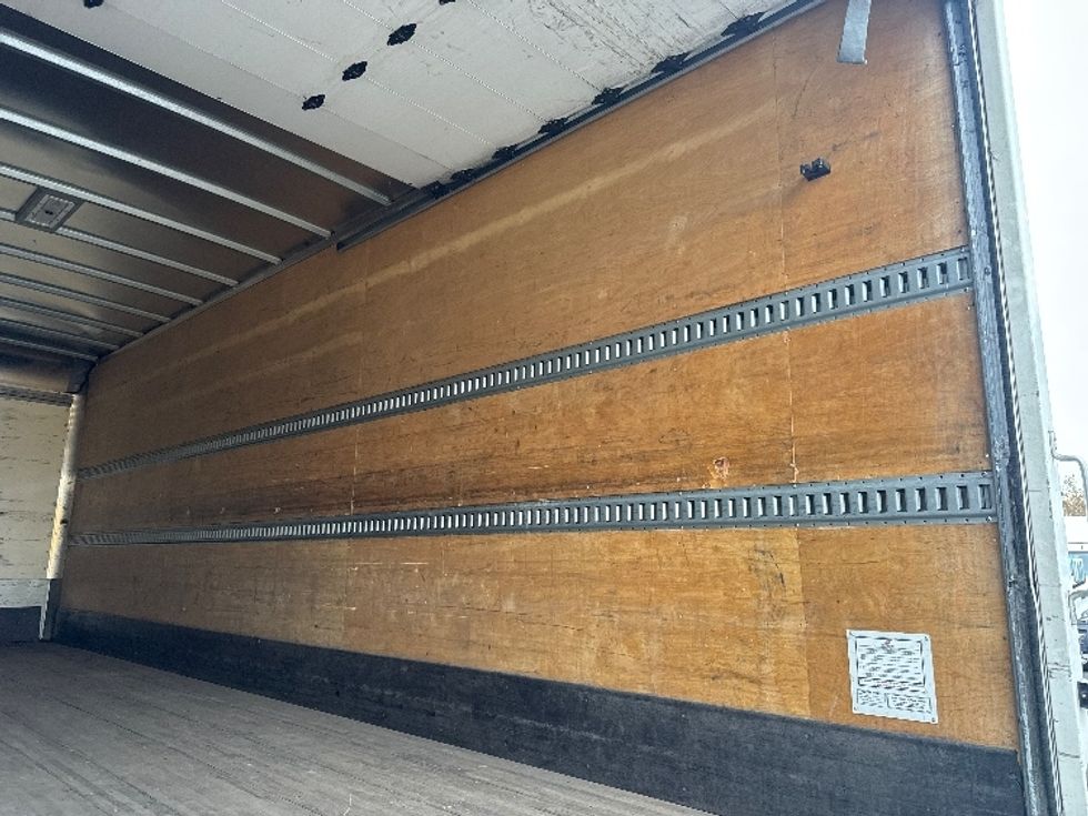 Medium Duty Box Truck-Light and Medium Duty Trucks-International-2021-MV607-West Sacramento-CA-259,542\n\t\tmiles-$ 39,750 - Image 12