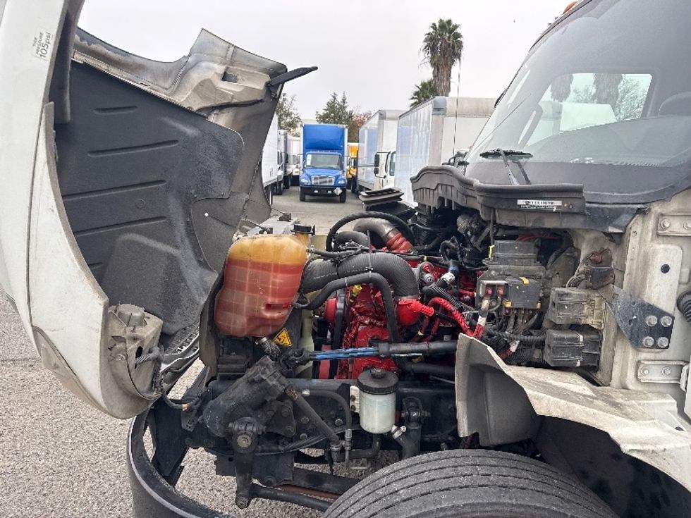 Medium Duty Box Truck-Light and Medium Duty Trucks-International-2021-MV607-West Sacramento-CA-259,542\n\t\tmiles-$ 39,750 - Image 24