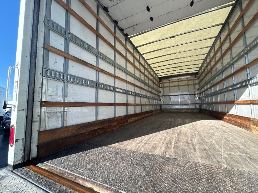 Medium Duty Box Truck-Light and Medium Duty Trucks-International-2021-MV607-West Sacramento-CA-267,675\n\t\tmiles-$ 39,250 - Image 11