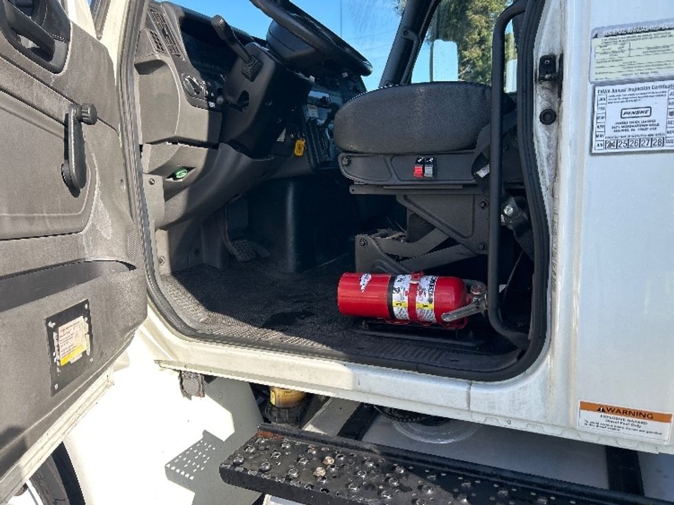 Medium Duty Box Truck-Light and Medium Duty Trucks-International-2021-MV607-West Sacramento-CA-267,675\n\t\tmiles-$ 39,250 - Image 16