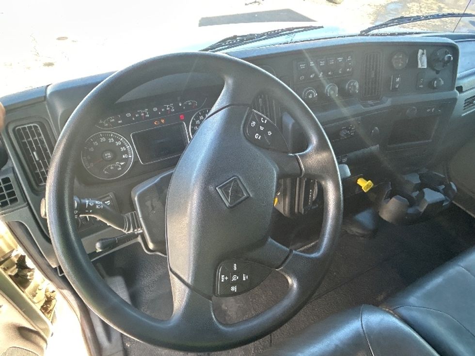 Medium Duty Box Truck-Light and Medium Duty Trucks-International-2021-MV607-West Sacramento-CA-267,675\n\t\tmiles-$ 39,250 - Image 17